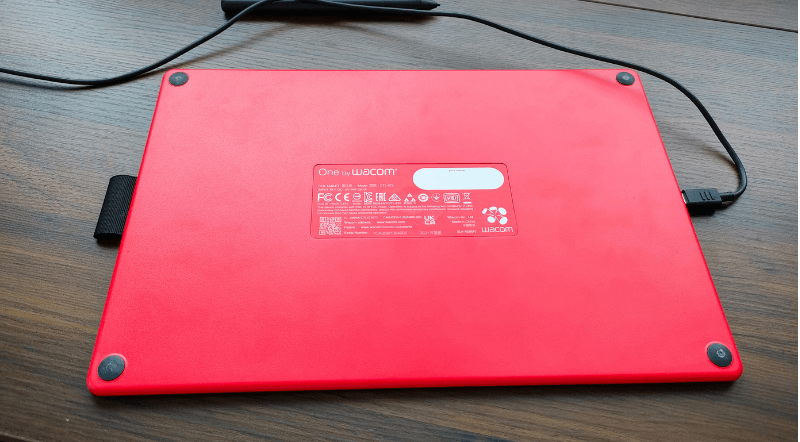 【One by Wacom】タブレット本体裏面