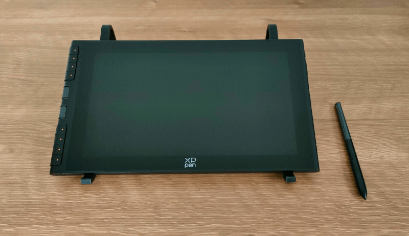 [XPPen Artist 12 3rd] スタンドに乗せた状態のタブレット
